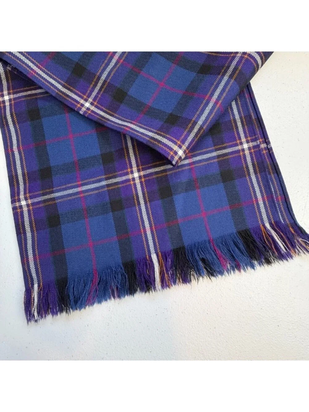 STRATHMORE 100% WOOL Tartan Scarf Made in Scotland Purple Blue Plaid Fringe Mens